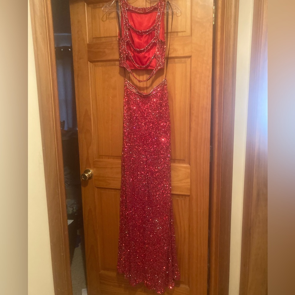 Mac Duggal prom gown